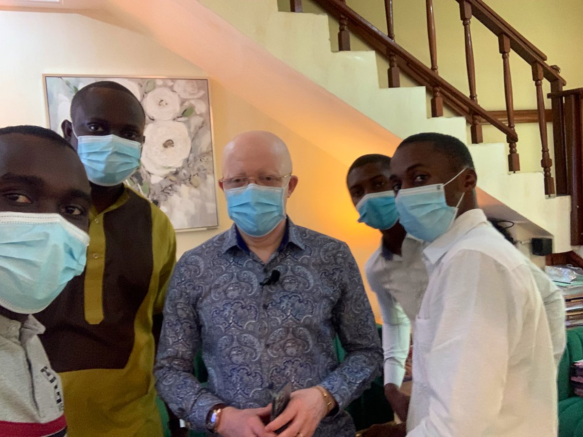 sitavivien's tweet photo. #TeamMCM un dimanche décomplexé aux côtés du Ministre @ThMoungalla, dans le strict respect des mesures barrières. ✌🏾 https://t.co/oeXO6WEYff
