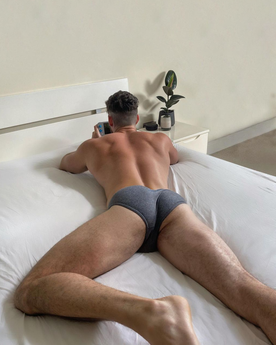 markdubboy's tweet photo. TIME TO RELAX. https://t.co/yGVzcHWmHM