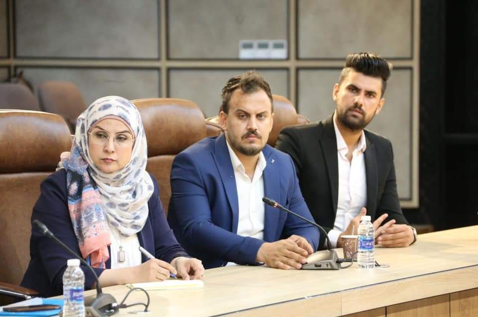مادام في قلوبنا أمل وإصرار سنحقق أحلامنا سنمضي إلى الأمام دون خوف أو تراجع لن نسمح للصعاب الوقوف فى دروبنا سندخل في سباق مع الحياة وسنحقق الفوز بالعزيمة ان شاء الله،فيمكن للإنسان أن يعيش دون سماع او ابصار لكن لا يوجد إنسان يعيش بلا أحلام أو آمال أو طموحات
#ارسلو_درجات_الشهادات