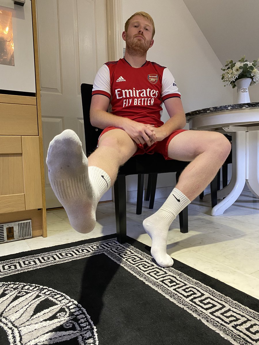 the_footmasterC's tweet photo. I am and always will be better than you 💪🏼 #findom #cashalpha #cashmaster https://t.co/v5gA2Ab6Cs