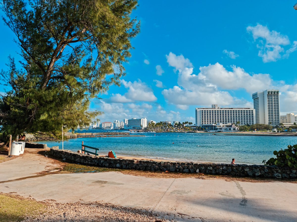 MeetingsInPR's tweet photo. Your attendees will enjoy a relaxing morning run or a walk along the scenic El Escambrón beach. As you can see, there are many ways to interact with nature between meetings in Puerto Rico.🤗❤️🌊 #ItsTimeToPlan #DiscoverPuertoRico https://t.co/MwZMVl5fAg https://t.co/vfLr6Z9MSK