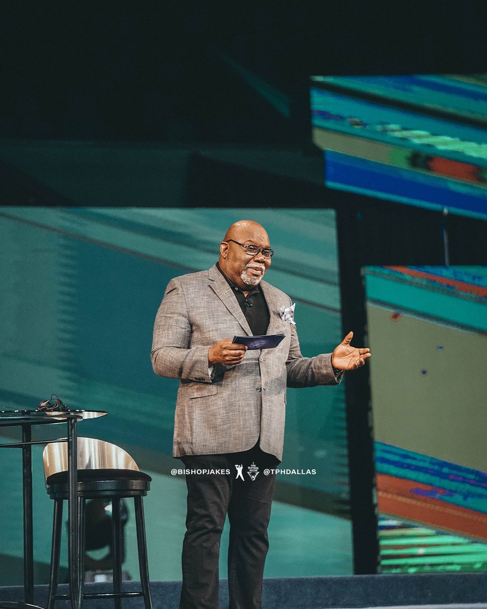 TPHDallas's tweet photo. Wasn’t that a Word from the Lord? We hope you thought so!
Tune in for the rebroadcast of “#CourageToChangeCourse” TONIGHT at https://t.co/KGU23tRaO6 or the T.D. Jakes Mobile App. Until next time, God bless!
#SundayService #TPHDallas https://t.co/6bZrhSHwE5
