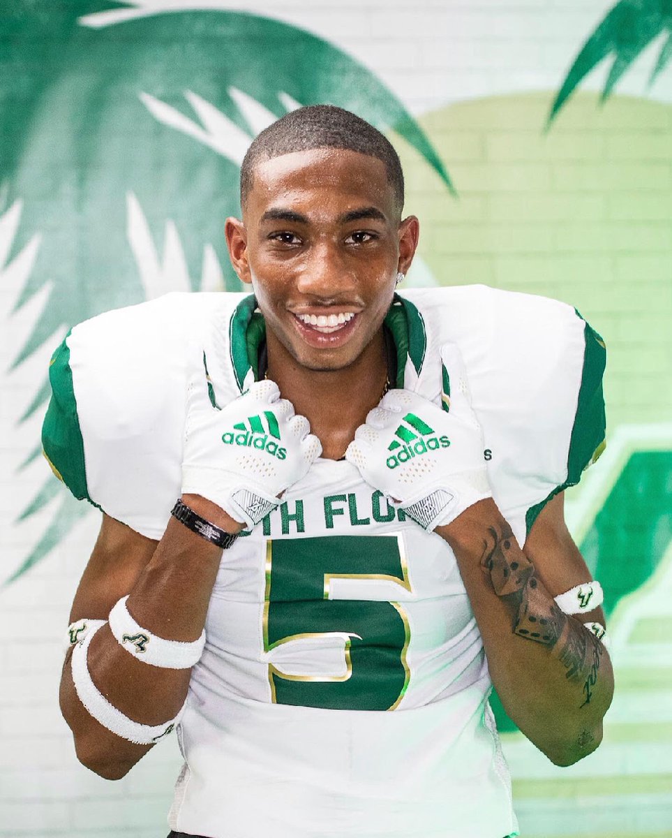 How I look in that green and gold🔰🐂