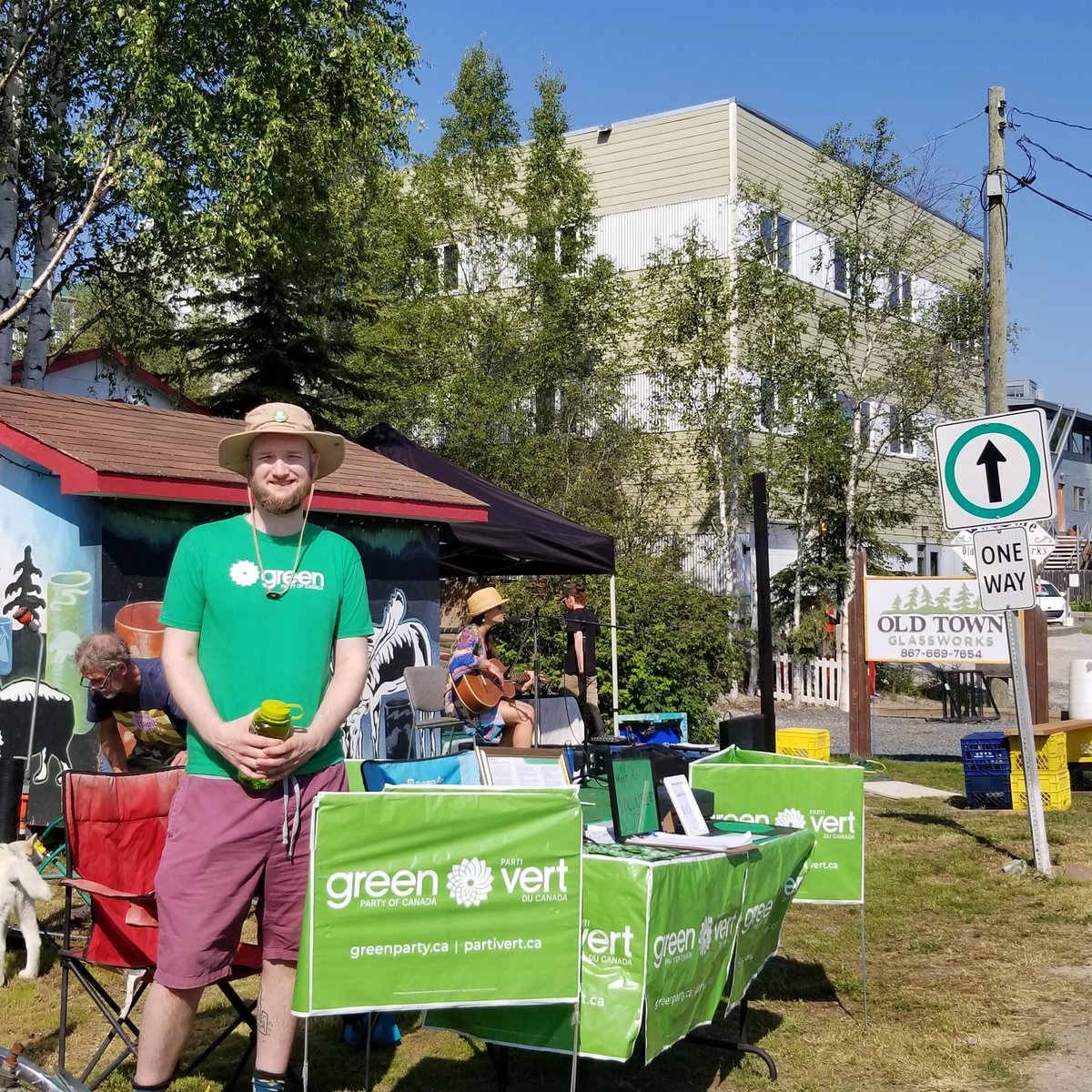 NWTGreen's tweet photo. Old Town Ramble and Ride
Day 2!!
Come say Hi!
Renew your membership!
Donate!
Volunteer !
Learn about local policy proposal: G-21-P023
#nwtgreens #ThinkGreenVoteGreen #ykoldtownrambleandride @oldtownyk https://t.co/FvFtgvdZcr
