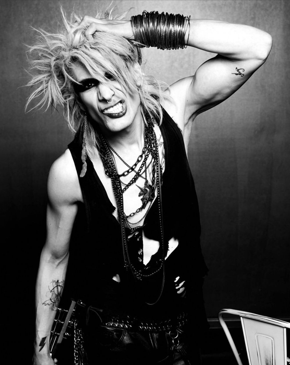 RockLovesMe2's tweet image. #ShowAlert 📣 #TONIGHT
Our favorite front man @EricJayk is growling at
ya'll to come and rock with
@wildstreet in Knoxville,TN
at The Brickyard Bar &amp;amp; BBQ.

It's a great day for a road
trip! 🤘🛻💨💨💥