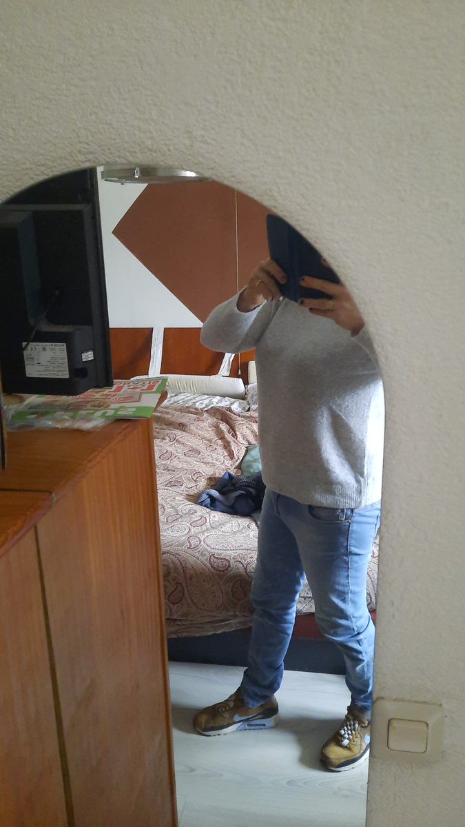 handtasje van stand (@hoooois) on Twitter photo 