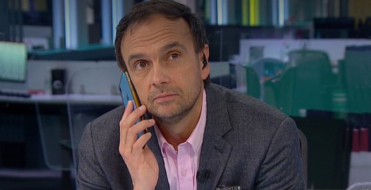 Mega's tweet image. "Mi amor, estoy al aire": El inesperado llamado en vivo de Rodrigo Sepúlveda para su esposa
&amp;gt;&amp;gt; bit.ly/3fl1EKa