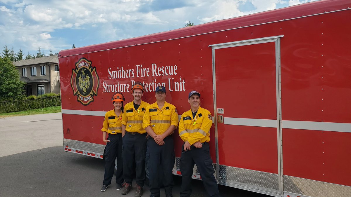 KeithStecko's tweet photo. Smithers Fire Rescue Sprinkler Protection Crew is  deploying to the  Williams Lake area

Our Firefighters will be working with the Office  of the Fire Commissioner, the BC WildFire Service, and Municipal Fire Departments from across BC to protect homes and property. #BCWildfire https://t.co/TFbFCsQhLK