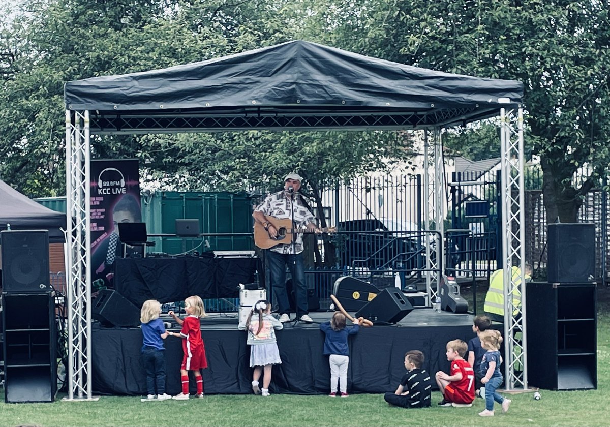 Alan O'Hare (@onlychildmusic) on Twitter photo Great day @mosspitslane for the first ever #FikaFestival 🤩
Thanks to <a href="/SboundAtticBand/">SouthboundAtticBand</a> Barry, <a href="/alison_pountney/">Alison Pountney</a> & Mark, <a href="/JohnJenkins2020/">John Jenkins Music</a> and <a href="/goodmixerband/">Good Mixer</a> Paul for helping me out with the music 🎶
Shout-out to <a href="/MissEverittHT/">Louise Everitt</a> for being a great host, too. Thanks, Miss! Great day @mosspitslane for the first ever #FikaFestival 🤩
Thanks to <a href="/SboundAtticBand/">SouthboundAtticBand</a> Barry, <a href="/alison_pountney/">Alison Pountney</a> & Mark, <a href="/JohnJenkins2020/">John Jenkins Music</a> and <a href="/goodmixerband/">Good Mixer</a> Paul for helping me out with the music 🎶
Shout-out to <a href="/MissEverittHT/">Louise Everitt</a> for being a great host, too. Thanks, Miss!