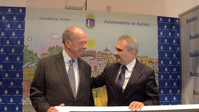 ToreroMaricon's tweet photo. Y por último, parece que esta vez sí que ganaría más peso que nunca la opción de hacerse cargo del CD Badajoz del magnate campomaiorense, fundador del imperio de Cafés Delta, Rui Nabeiro quién posee una de las mayores fortunas de Portugal. https://t.co/zsMagd0cDu