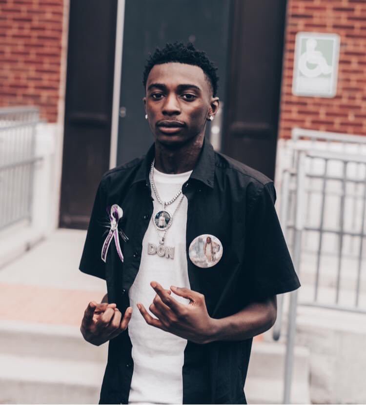 MontaeFiftySix's tweet photo. i know ima make a change told em trust me 🖤
#RapperMode https://t.co/83x8RSpuUE