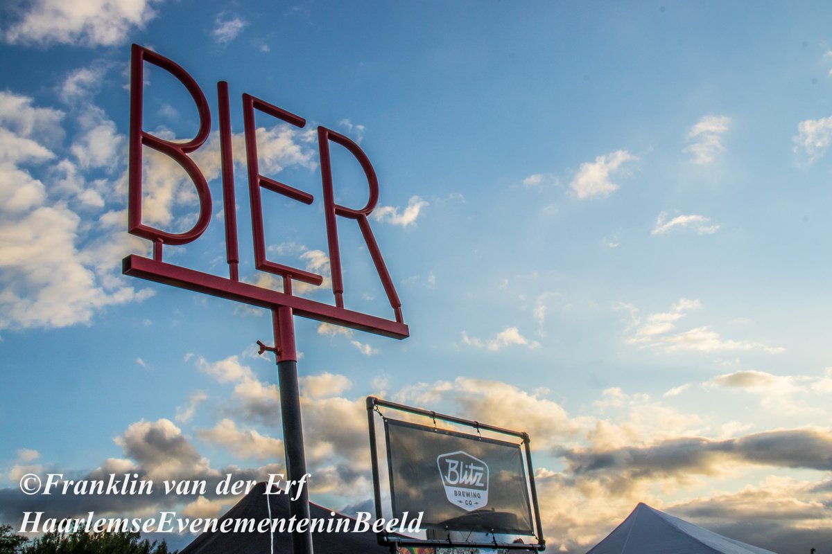 HrlmEvinB's tweet photo. Afgelopen weekeind was ik bij was ik bij het speciaal bier festival TAPT Haarlem zie link voor mijn fotoverslag https://t.co/QJuJD6fmru @Jopenbier @UiltjeBrewingCo @BrouwerijtIJ https://t.co/uw2MEXXdRP