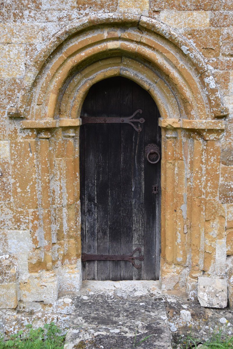 TaphophileUK's tweet photo. St Martins #Barcheston #Cotswolds #churchdoors https://t.co/bIkHoaE60N