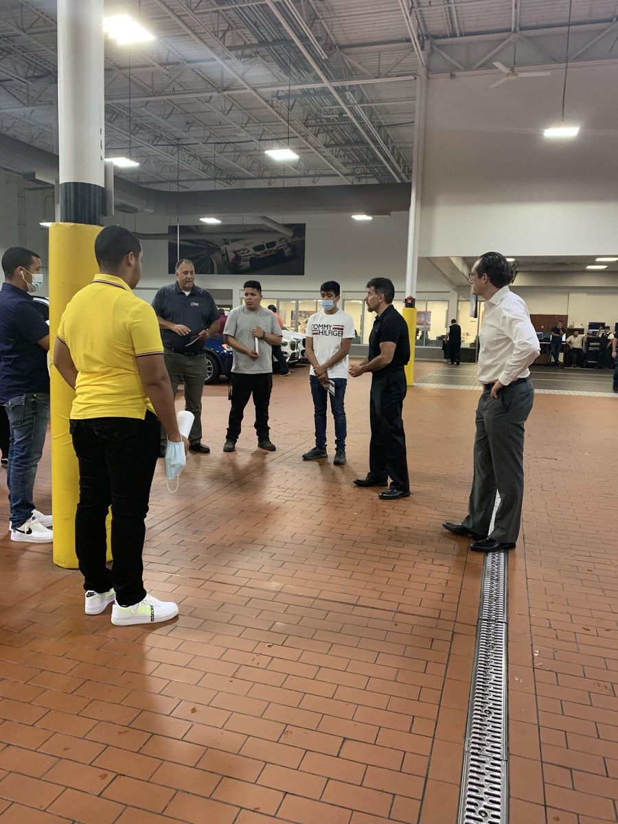BMWServiceParts's tweet photo. UTI students on a field trip to our service center! The future master techs for our company. https://t.co/UI1ix1mBub