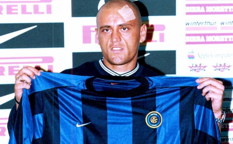 laganheart's tweet photo. Vai sulla fascia, mettila al centro che Vieri fa gol... (cit.) #amala #nostalginter #Georgatos #SuperGeo #IlGreco #InterFans #GRE #InterForever #Inter https://t.co/T5kPXUbt4x