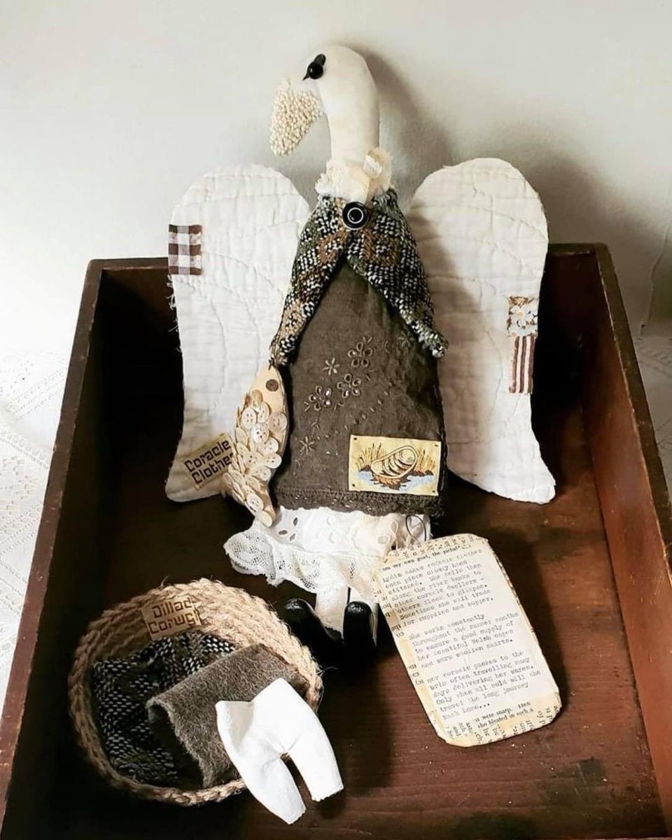 We gave you a little sneak peak earlier this week, meet Lydia our beautiful swan made Jayne @thestrollingstitcher can you see the stunning coracle detail on her dress. #shropshire #ironbridge #coracle #swan #craft #artisan