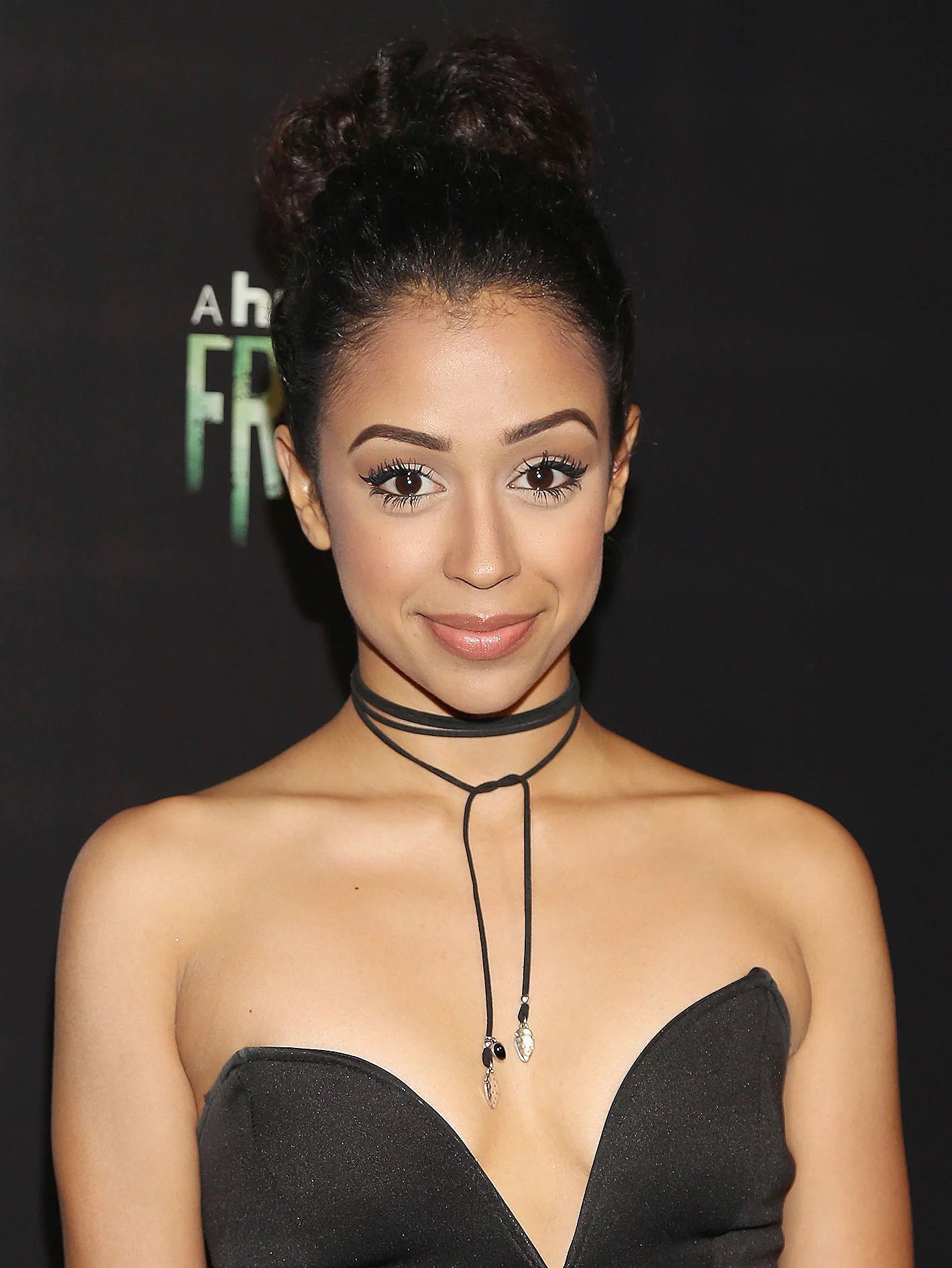 Liza koshy necklace deals