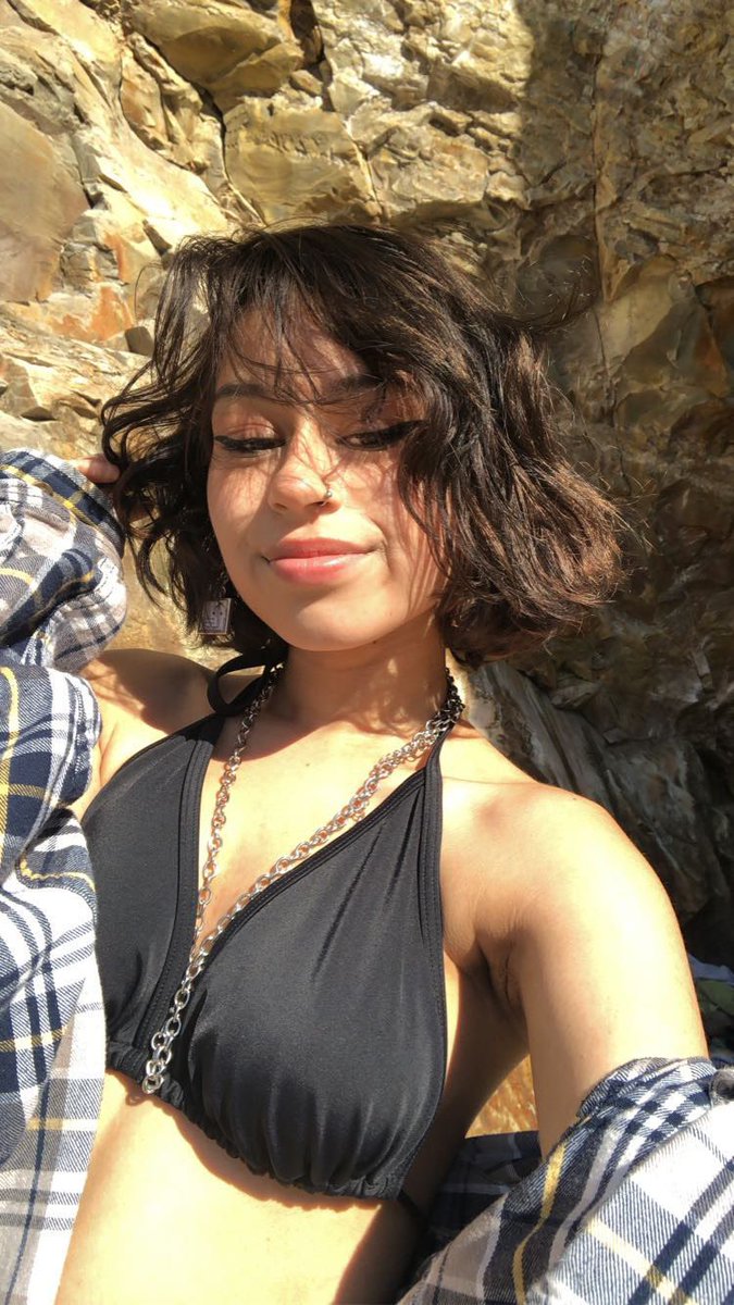 happy national gf day to me bc self love or whatever <3