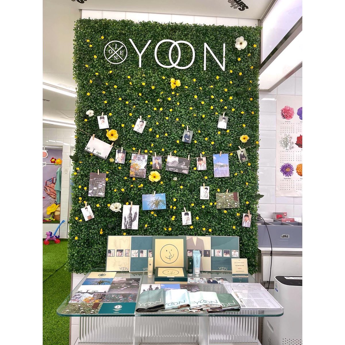 [ 🤍YOON X TheSameE🖤 ]

이제 YOON을 @thesamee_official 에서도 만나보실 수 있습니다!👏🏻👏🏻

✔더세임에서는 YOON의 전제품 단품판매 진행✔️

(영상 찍을때 멋진 강승윤의 노래가 나오는 이런 기막힌 Yoo Yeon이🎶❕)

#강승윤 #KANGSEUNGYOON #WINNER #YG #YOON #제이원코스메틱 #JONECOSMETIC