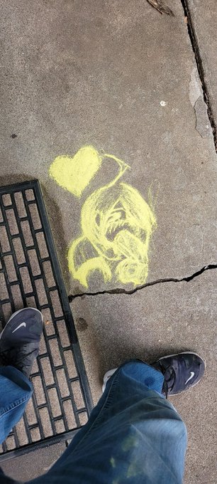 I drew dis while we were moving a bunch of stuff over to new apartment. https://t.co/VYfbxumQ69