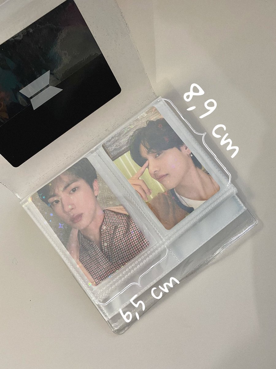 Glitter binder🤍

-$7000c/u✨

Capacidad máxima: 64 photocards 
—
🍒Entregas en metro 
🌸Envíos por starken o correos