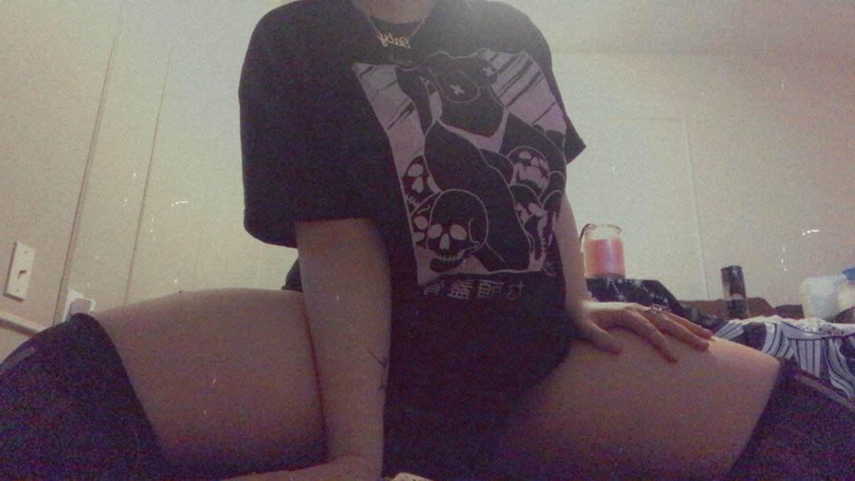 bunnywithabutt's tweet photo. Feeling like I need to get dicked down hard in my new cute clothes 🥺

#nsfw #adultsonly #porn #sexy #bigthighs #onlyfans https://t.co/t6xwlIcFi7
