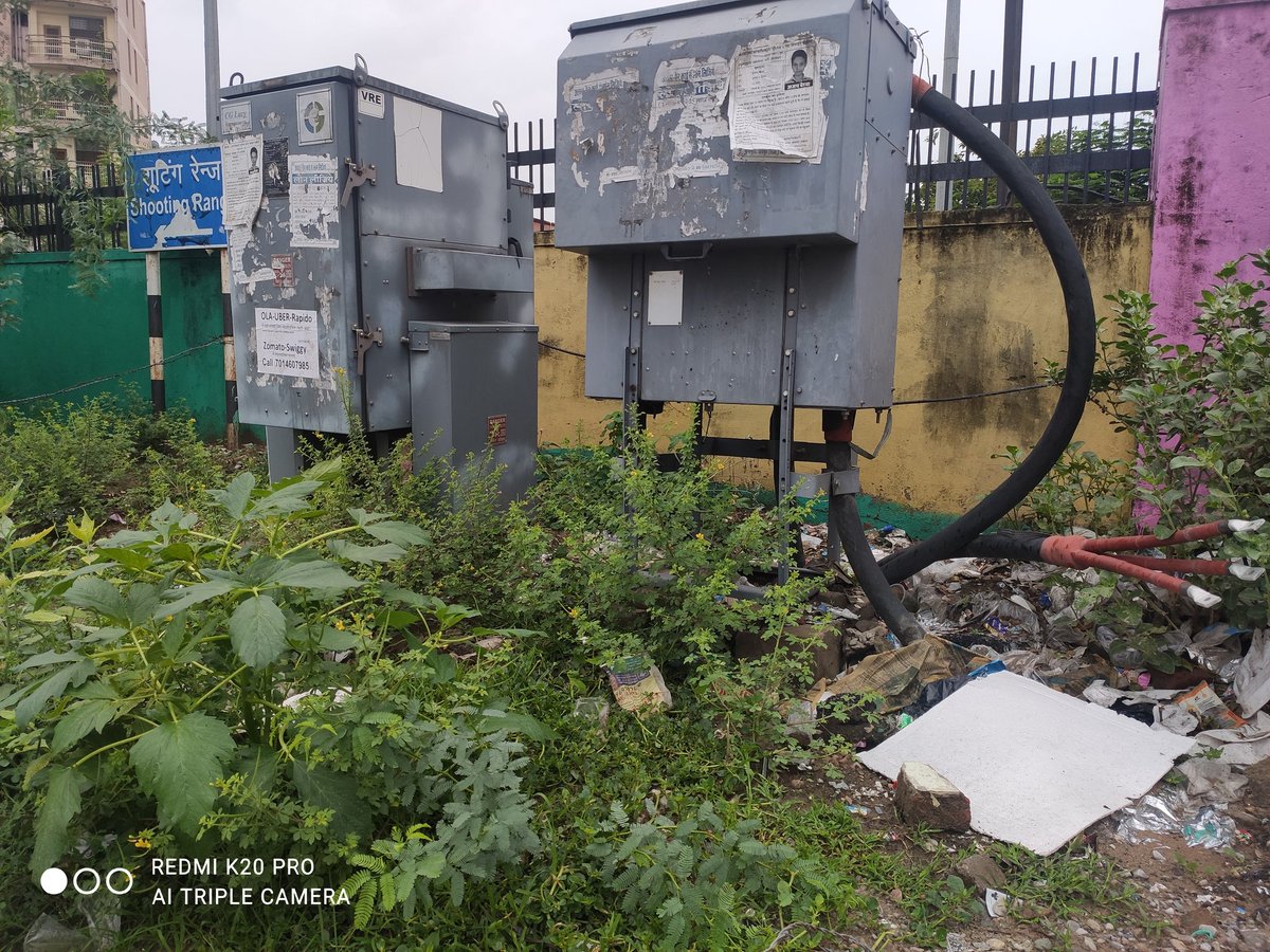 manoj69870088's tweet photo. @DrBDKalla1 @KCGupta55917242 @ashokgehlot51 @JVVNLCCare Jagatpura railway station ke bahar light ki DP open mai hah. Aam public toilet karti rahti hah. Kabhi bhi casualty ho sakti hai. Issko Lohe ke jaal se cover karne ki jarurat hai. https://t.co/jw8I37us5u