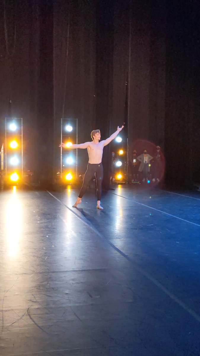 danzatlan's tweet photo. ¡Increíble la participación de #SkylarBrandt y #AranBell, bailarines principales del @ABTBallet!👏
#Danzatlán2021 https://t.co/K2yP5Zppvw