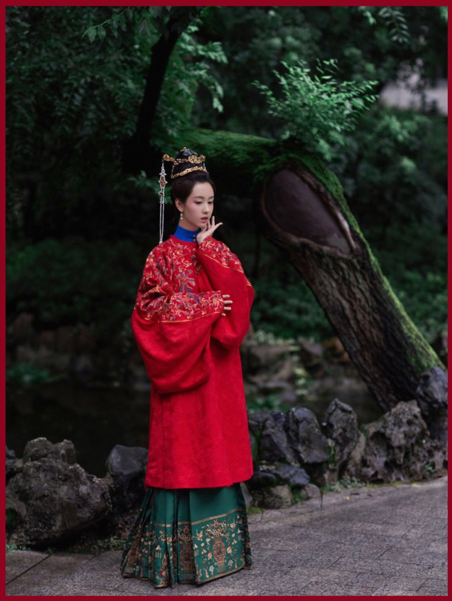 JourneySilkroad's tweet photo. #Chengduling #陈都灵 wearing Ming Dynasty hanfu

She will appear in the drama 《Song of Youth 玉楼春》

#漢服
#玉樓春
#china
#hanfu
#cdrama
#SongofYouth 
#Chinesedrama https://t.co/2Fk4AULlye