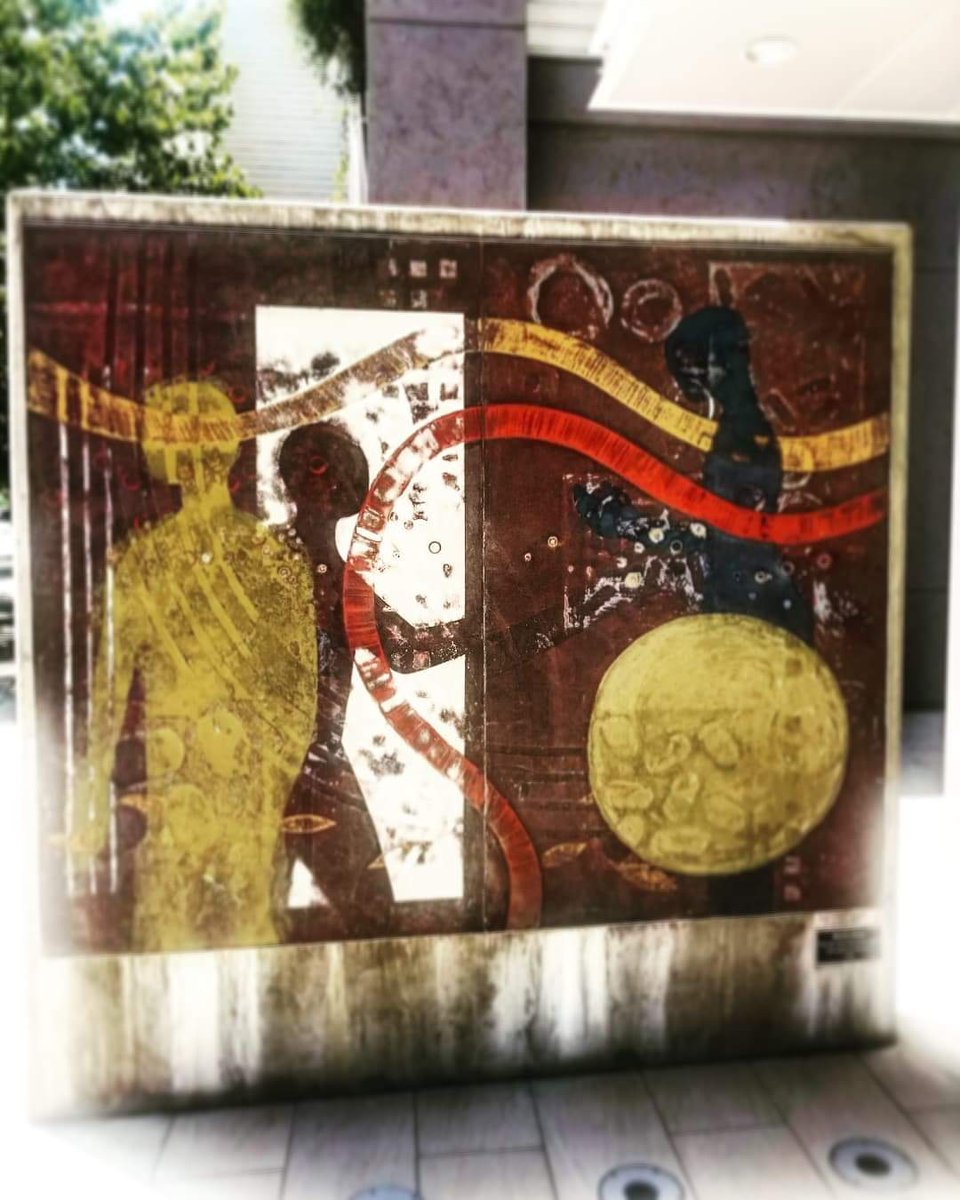 Poisonedcandie's tweet photo. Some fun street art. The first one is a utility box. O: Supa cool~
It was hot as hell outside. XD I think the sun was trying to make me toasty.
#picoftheweek #sliceoflife #amateurphotography #photography #bayarea #walnutcreek #streetart #publicart #utilityboxart #wallart https://t.co/7oCEMnyCRr