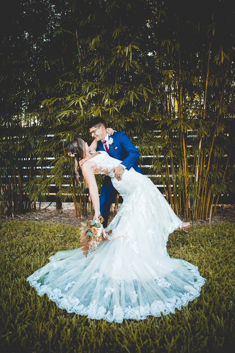 TheAcreOrlando's tweet photo. Happy August 1st!🥳 Here's to kicking off a new month with 𝙛𝙧𝙚𝙨𝙝 beginnings and 𝙩𝙝𝙧𝙞𝙡𝙡𝙞𝙣𝙜 adventures!

#outdoorweddingvenue #orlandoweddingvenue #weddingportraits #floridaweddings #outdoorweddingpictures https://t.co/6EA42z9xLv