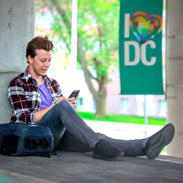 durhamcollege's tweet photo. Did you know that there is a mobile app for DC students? Visit https://t.co/REwWHrfsz3 to learn more. #DCReady #GoodToKnowDC https://t.co/QVwwtiuXMV