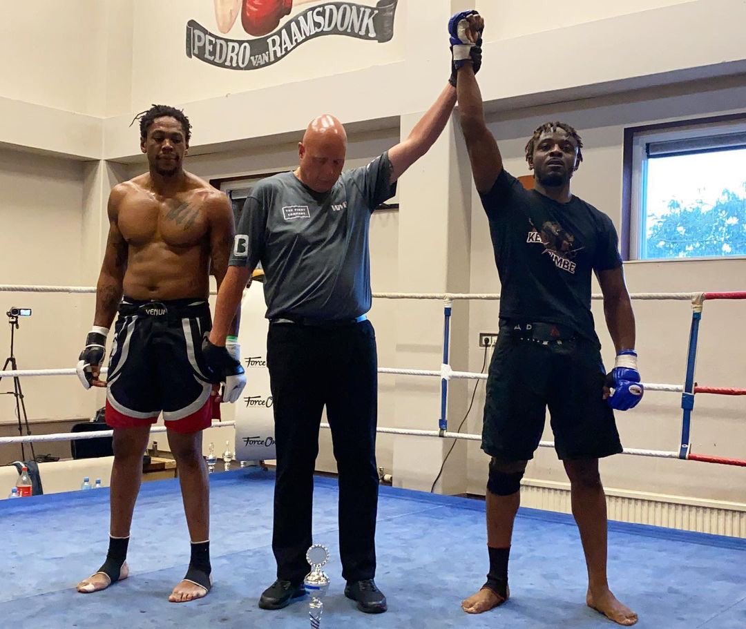 DuelloSportsMgt's tweet photo. Amazing performance tonight for @OfficialDrikz (Cédric Lushima) 1st Round TKO at #AkiraFC 

#DuelloApproved✔️ || 🇨🇩⚔️🇧🇪

#DuelloFam #MMA #DaVinciFighting #ValonTeam #LHW #DutchKickboxing #DuelloFam #MMA #ApaksWarriors🔺 https://t.co/diZaqhDAIi
