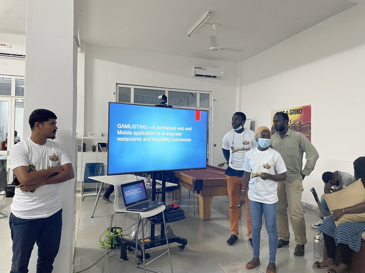 disruptive_lab's tweet image. Final team done and dusted 💨
Can’t wait to see the winner of the One Hundred Thousand Dalasis sponsored by @pointclicktech
Brought to you by #hackweekend