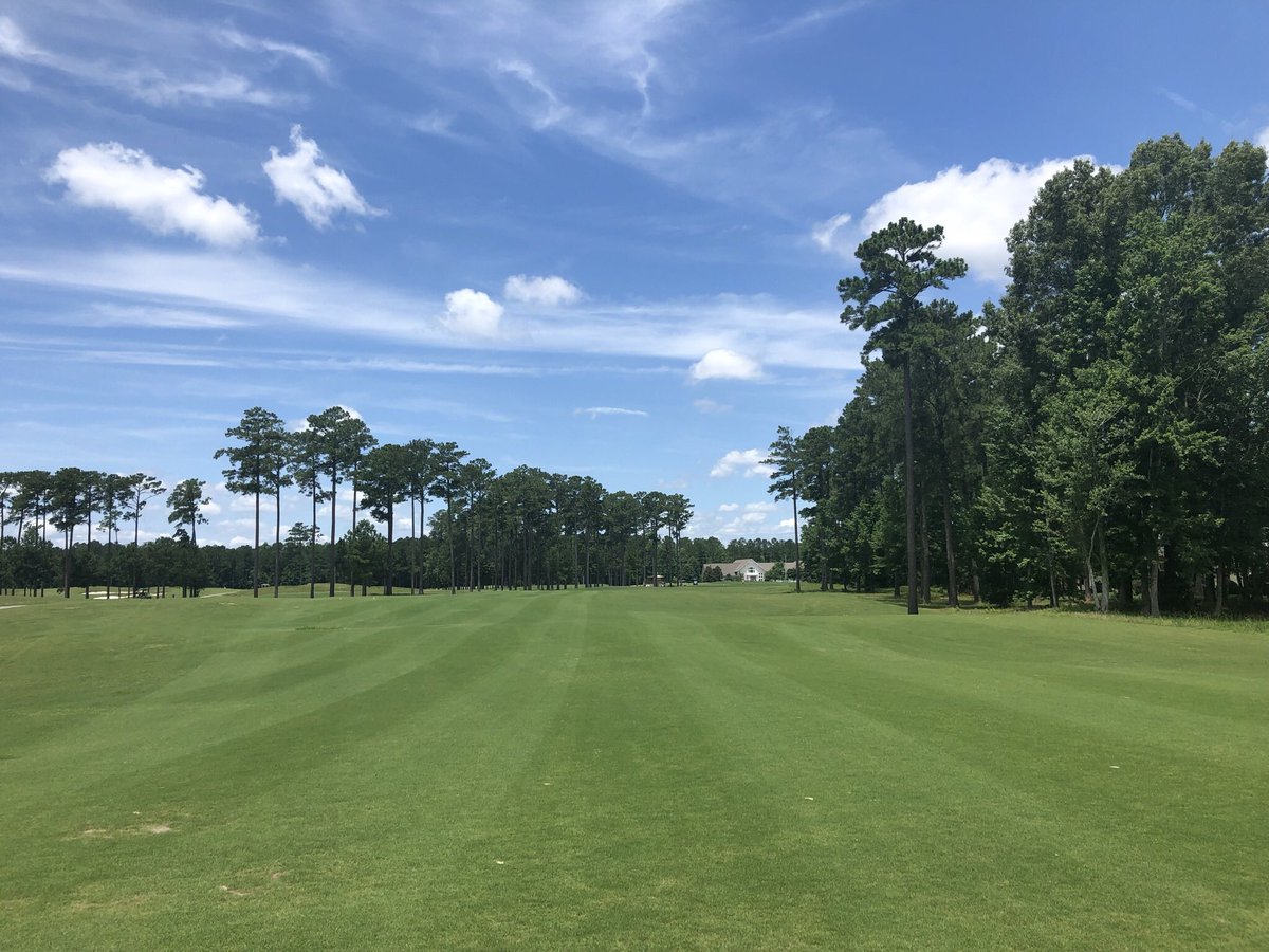CarColoursComm's tweet photo. Make plans to play the course this week!! #carolinacolours #playgolf #lunchspecials https://t.co/mK9SsyxNDm