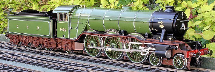 SteamSymphony's tweet photo. After a bit of deliberation, I decided to incorporate the gnr reddish brown frames and dynamic nwr blue for Gordon’s new coat. Looks a bit weird as of now but with a few more coats of blue and pinstripes I’m hoping it looks a bit more grandeur https://t.co/yMdsssseNG