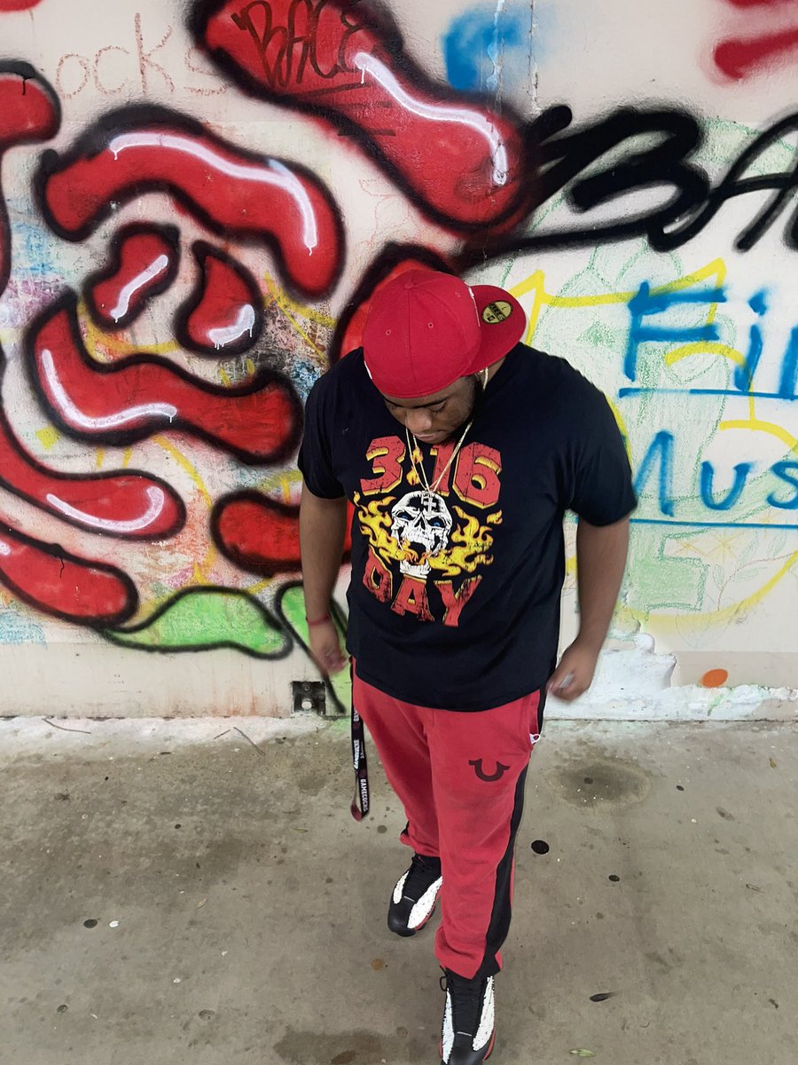 glo_dirt's tweet photo. #whoswhoatusc 

•Koby Foster
•Greenville,Sc 
•Retailing Major (education minor)
•Junior
( This my second semester at Usc ) https://t.co/sVJnWWuQaQ