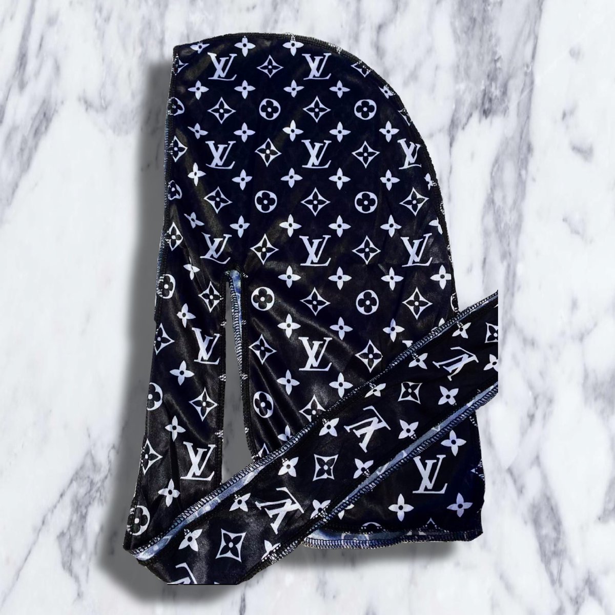 Beheadedllc's tweet photo. 🖤Black and White LV Silk Durag🤍
Black and white are always in style and can be worn with basically... ANYTHING 
•
•
•
•
•
•
•
•
•
•
•
•
•
•
#durags #blackownedbusiness #smallbusiness #girlboss #beheaded_llc https://t.co/niluegxipq