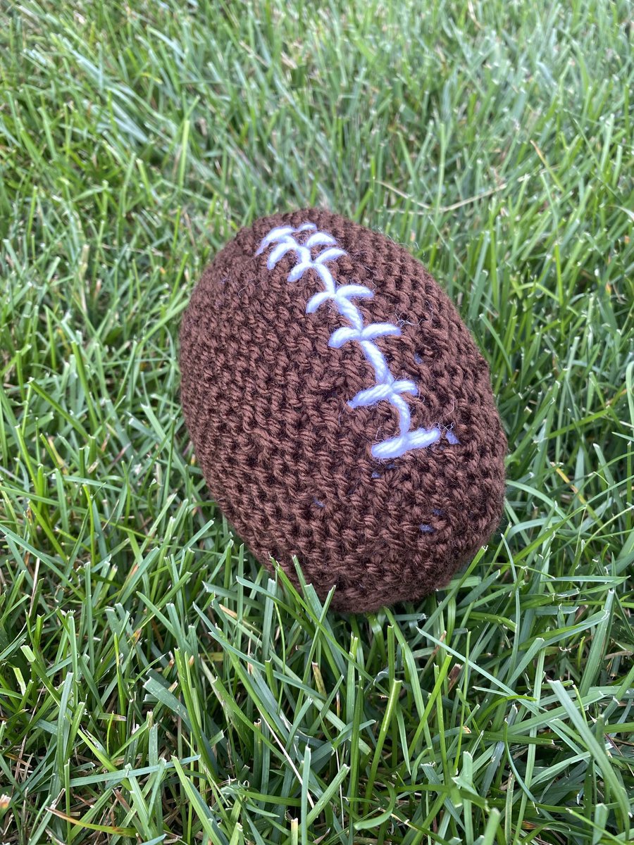 PamDonnaKnits's tweet photo. We are starting to hear football practice at the school in our neighborhood. I came across this knitted football pattern this weekend and thought I would make a few for the fall.  #football #knittedfootball #falldecor #footballdecor #supporthandmade #knittingbypamanddonna https://t.co/kmJM7woleu
