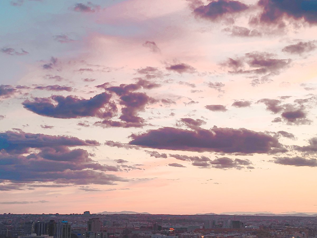 emiriphoto's tweet photo. Today was cloudy💙 https://t.co/yYQiTcWihs