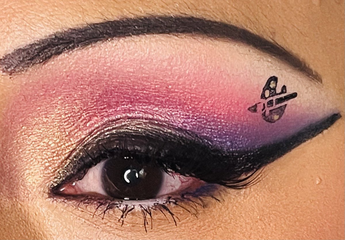 MonicaMKE's tweet photo. #norvinavol1 @norvina @natashadenona #bloom @HourglassMakeup @livetinted #goldentan @MakeupGeek #mischievouslash @ipsy @boxycharm @sephora #makeuplooks #fullfacemakeup #makeupinspo #makeuoftheday #eyeart #nofilter #goodlighting #makeupjunkie #makeupaddict #makeuplover #makeupbyme https://t.co/5GnRVst1j6