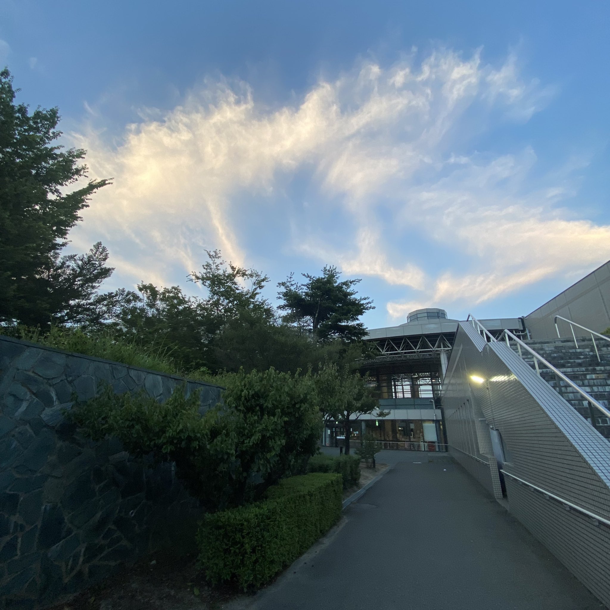 郡山ユラックス熱海 磐梯熱海の空はいつも綺麗だと思います ユラックス熱海 磐梯熱海温泉 健康温泉 温水プール 磐梯熱海アイスアリーナ 磐梯熱海スポーツパーク Yracsatami Bandaiatami 郡山市 Koriyamacity ユラックス祭り 多目的ホール 岩