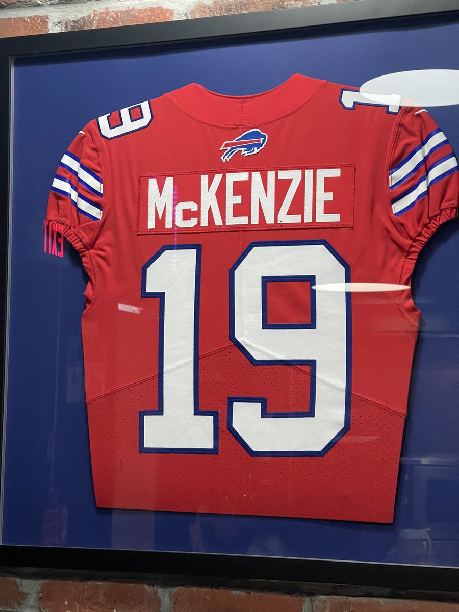 Took in a Yankees game in Miami and had to check out <a href="/LaTrailaBBQ/">LaTrailaBarbecue</a> owned by Lil’ Dirty himself <a href="/_IsaiahMcKenzie/">Isaiah McKenzie</a>. Food was out of this world, got the Bills discount, and definitely got leftovers! Thank you! @BrotherBill716 #BillsMafia