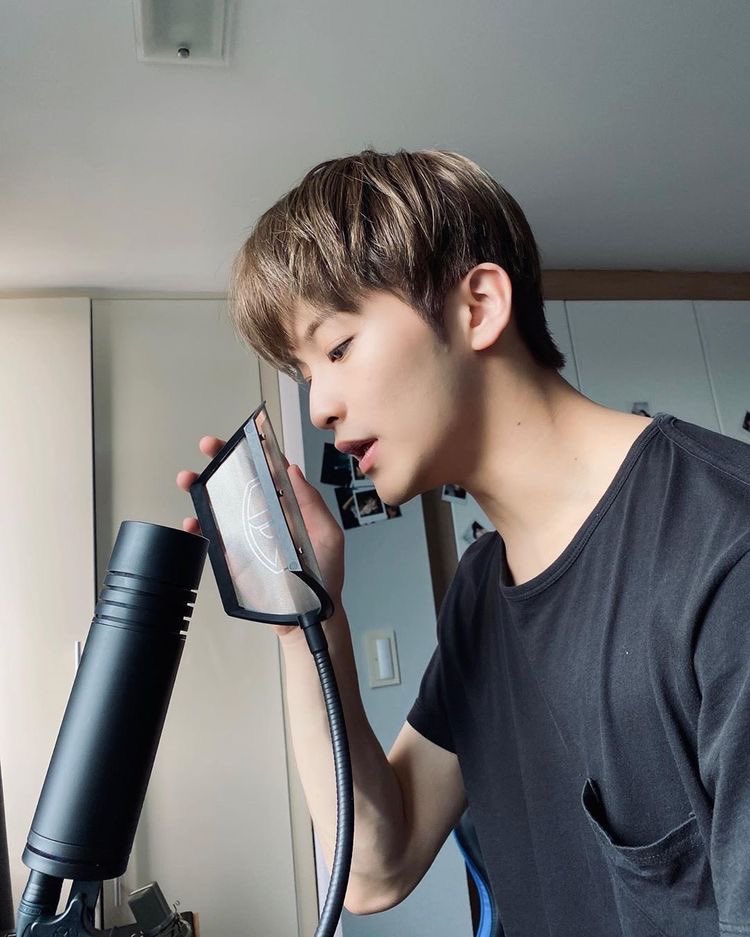 LouBlue__'s tweet photo. happy birthday king   all your performances have always been outstanding remember to enjoy your rests and keep being so positive :3 #HappyMarkDay 
#OnYour23rdMark
#스물셋_온유어마크_겟셋고 https://t.co/UgOGmwzokc