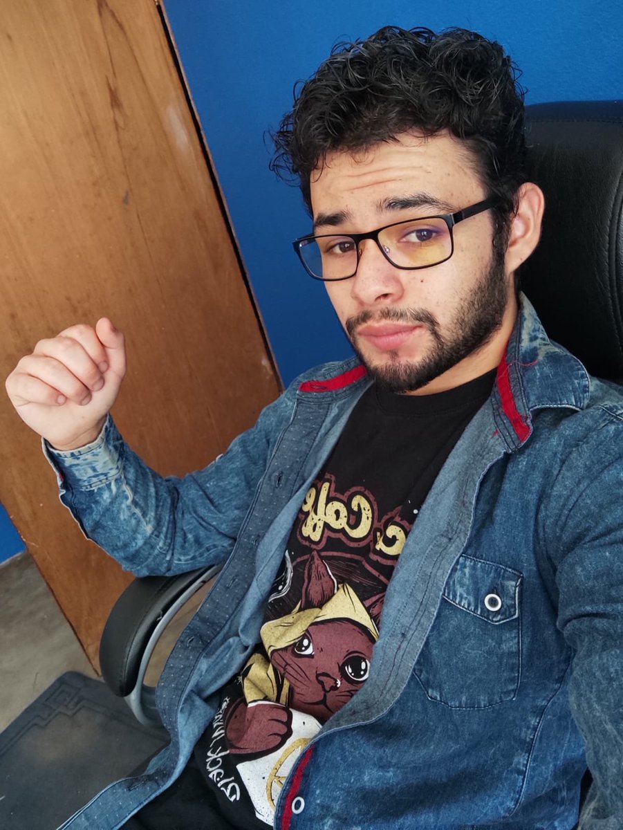 EL3CTRO_CAT's tweet photo. Nos vemos en un rato para seguirle al server del minecraft, por aqui les aviso 👀

Boa tarde https://t.co/fb6G4b6K3O