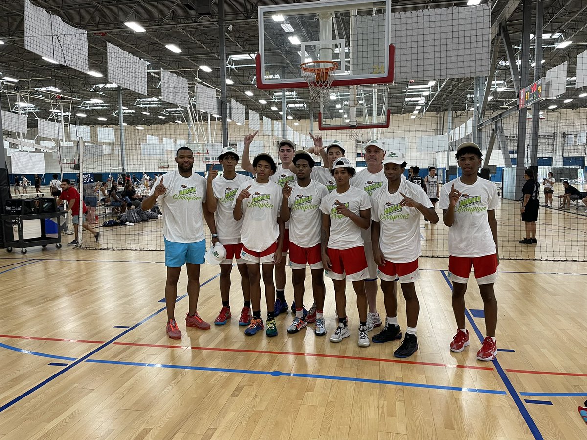 FullTimeHoops1's tweet image. Final, #PHHustleRegionFinals:

@AlbuquerqueBa10 87, @AzDreamHoops 80.

Big games from ABC’s guard trio William Benjamin (27 pts) Ja’Kwon Hill (15 pts)  and Exodus Ayers (20 pts) turned a 2-point halftime deficit on its ears. 

Easton Reagan led all scorers with 29.