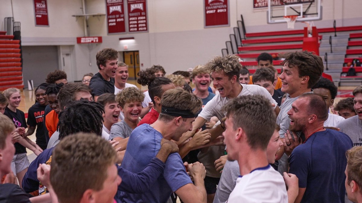 davidjosborn4's tweet photo. TRU Basketball 2021 by the numbers ... 

67 Athletes
5 Coaches
5 States Represented >> IN, IL, MI, OH, KY
3 Days
1 Junkyard
1 Brouhaha
1 Incredible Staff

A big thank you to all who made it possible! Can't wait to run it back in 2022!

https://t.co/cFlF5c0V2J

#TRUbasketball https://t.co/omwdQSdWes
