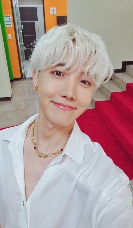YoongiSook's tweet photo. Te amo mi vida, no te apagues mi amor,eres demasiado para esta vida sos la cosita más linda de este planeta sigue brillando mi vida te amo 나는 너를 사랑한다. 내 인생은 항상 빛을 끄지 말고, 이 세상에서 항상 빛나고 빛나지 마라. 나는 너를 온 마음으로 사랑한다.#TEAMAMOSHOBI https://t.co/U7eWfJl6a8