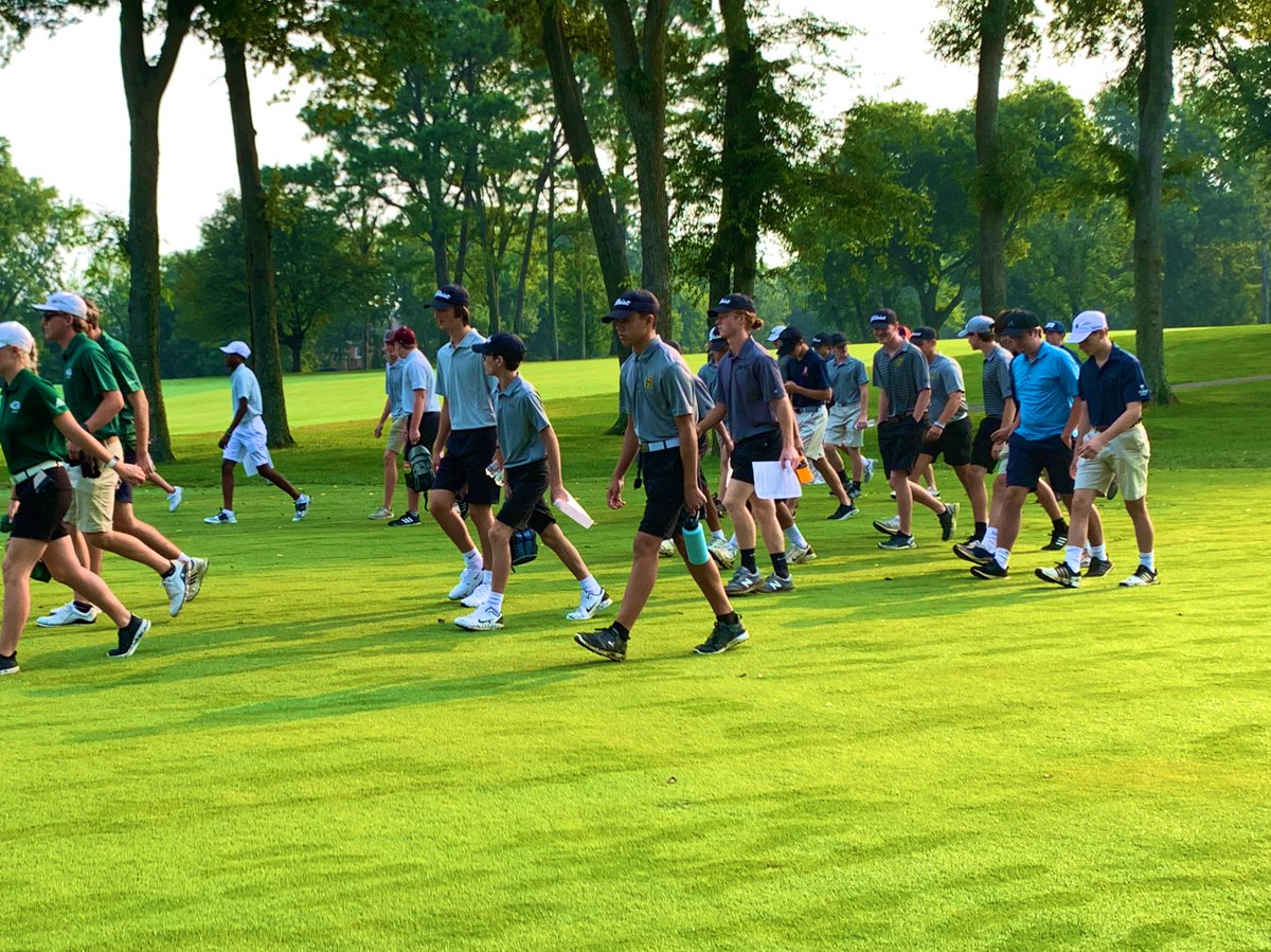 CommandoGolf's tweet photo. Thanks to Bluegrass Country Club for allowing our team to Caddy for your members on Saturday during Caddy Day! We had such a blast and loved being a part of the community at BGCC! #GoCommandos #CommandoGolf #HighSchoolGolf #CaddyDay2021 https://t.co/ssJHTALAPR
