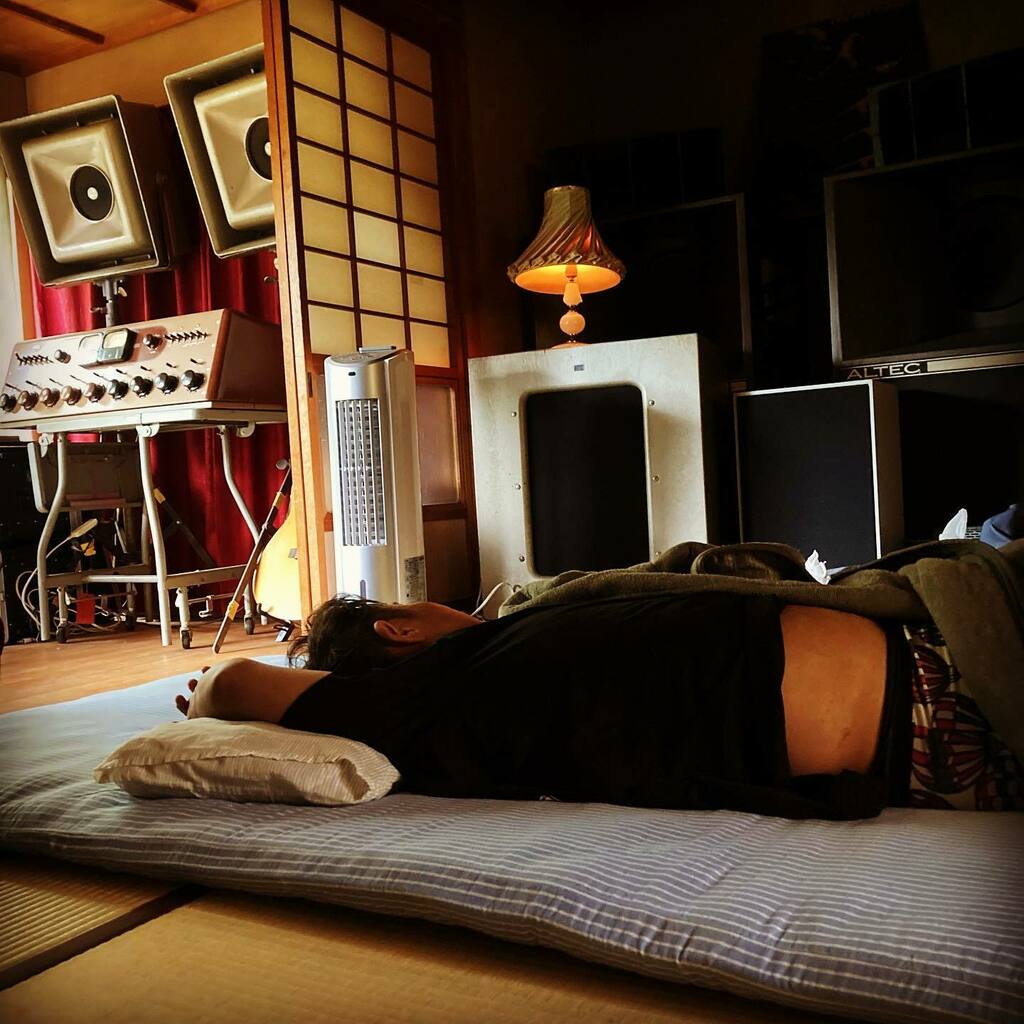 BluePeriod_twit's tweet photo. .
3日間のツアーが
無事終了しました
皆さまありがとうございました🙇♂️
取り急ぎご報告まで、、
#parhapsodies
#kayosakata
#electricmemory
#tomohikoheavylooper
#kagaminohouse
#トモヒコ帰るよっ! https://t.co/mVglLJMghx